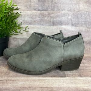 Xappeal Women’s Gray Suede Booties - Size: 6